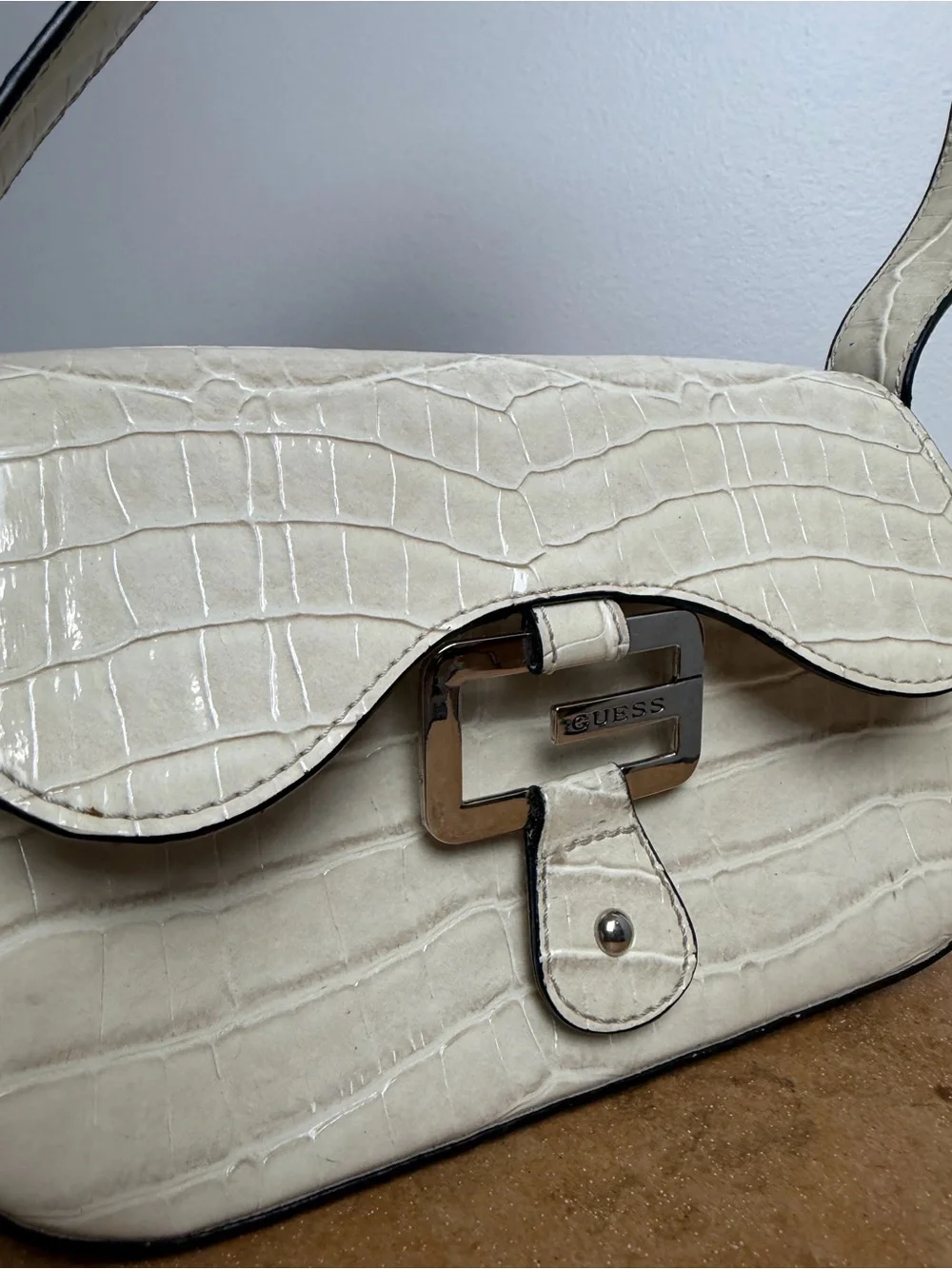 Vintage Guess Croc Embossed Shoulder Bag Y2K Cream Ivory Baguette Purse - Picture 3 of 11